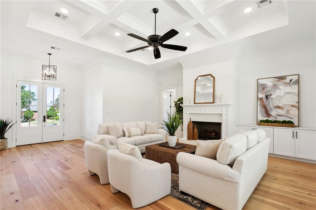 605 NORTHWOODS Drive