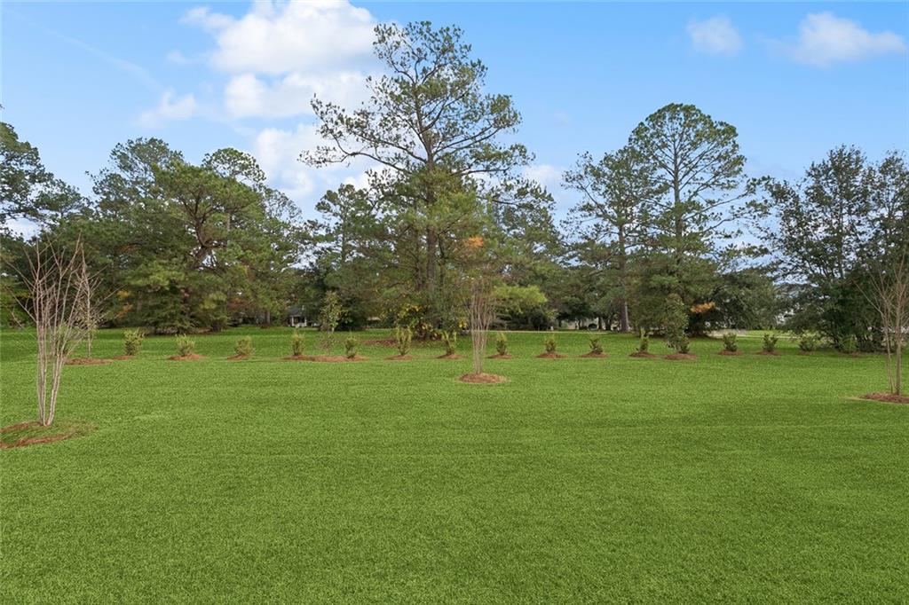 605 NORTHWOODS Drive