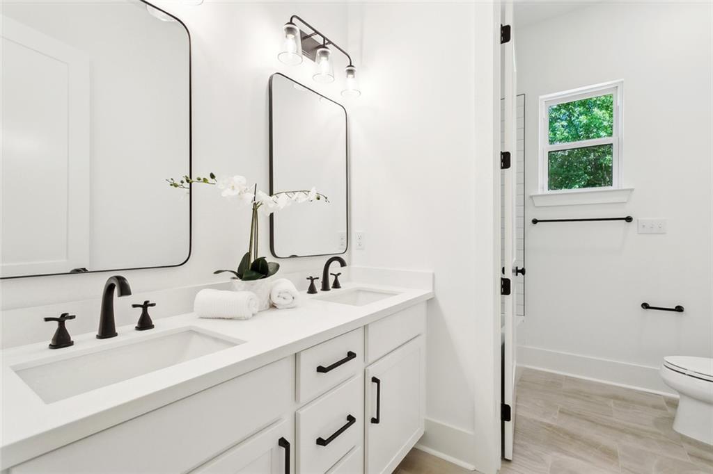 605 NORTHWOODS Drive