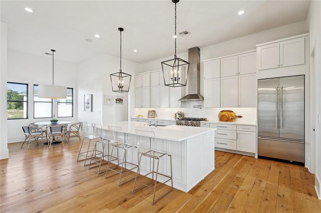 801 CHRETIEN POINT Avenue