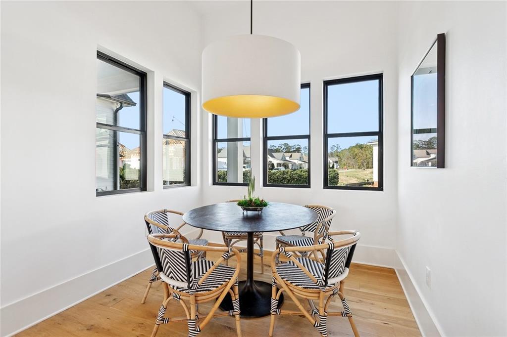 801 CHRETIEN POINT Avenue