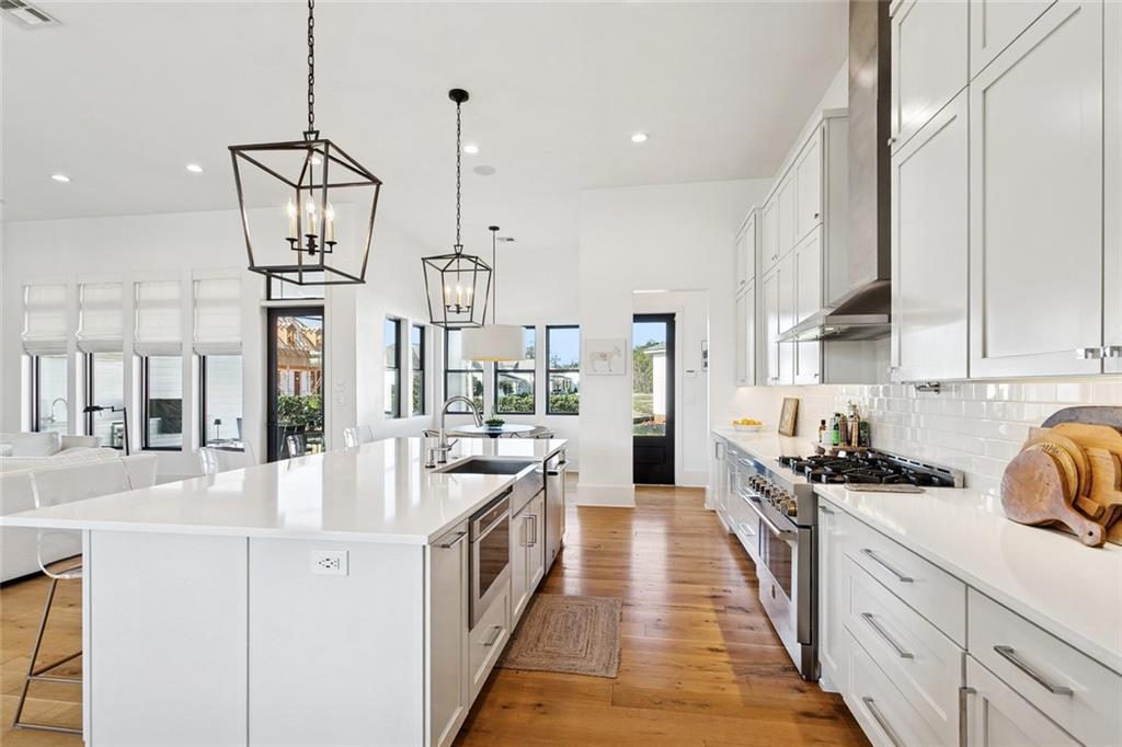 801 CHRETIEN POINT Avenue