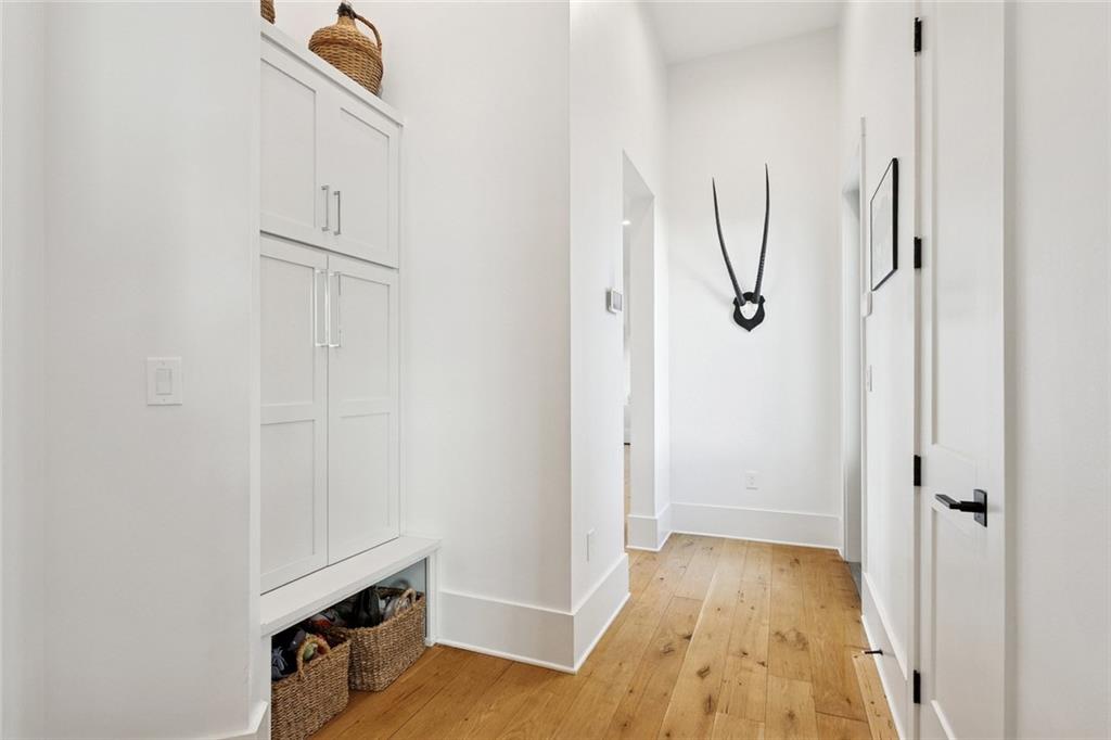 801 CHRETIEN POINT Avenue