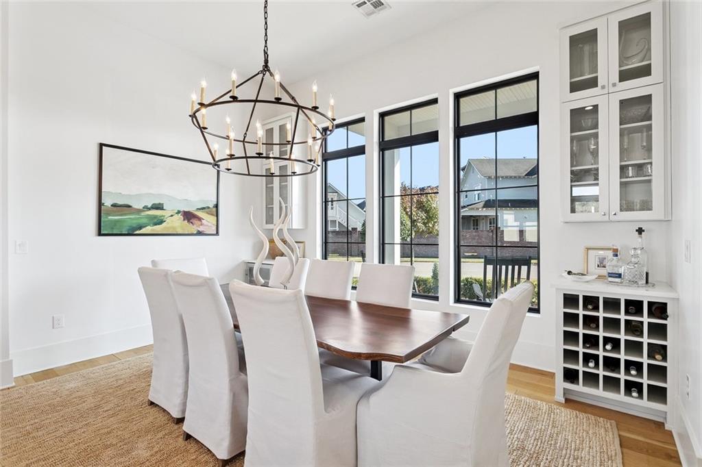 801 CHRETIEN POINT Avenue