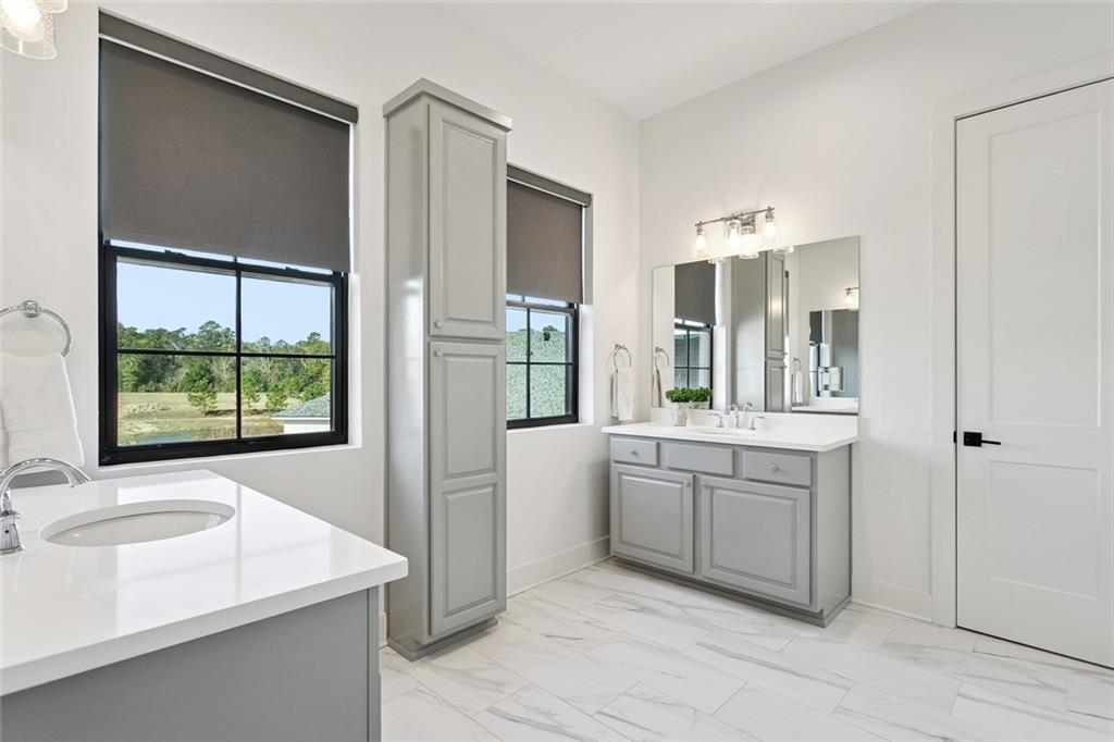 801 CHRETIEN POINT Avenue