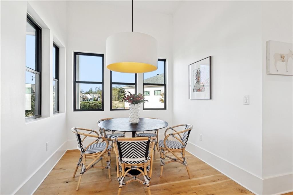 801 CHRETIEN POINT Avenue