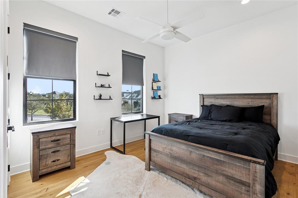 801 CHRETIEN POINT Avenue