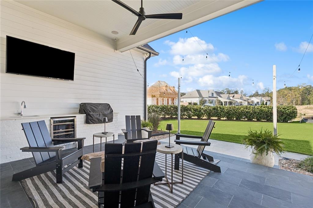 801 CHRETIEN POINT Avenue