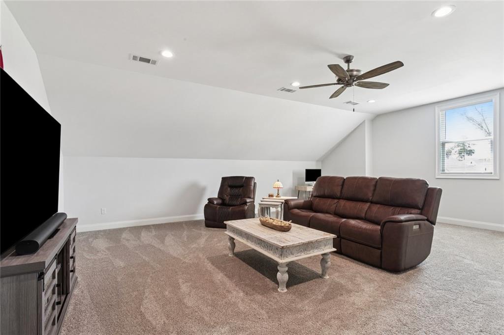 5037 TWIN RIVER Place