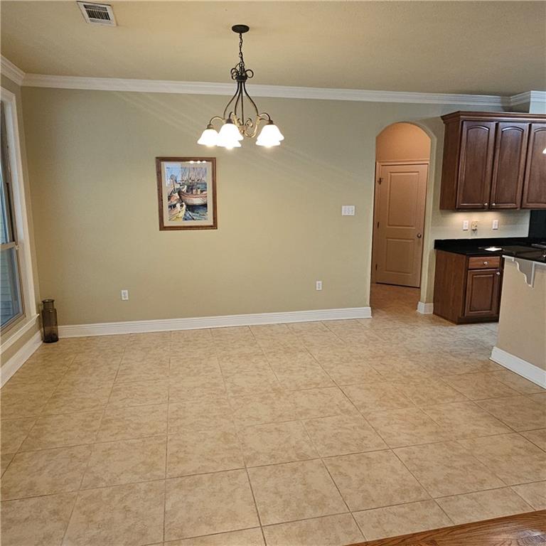 1043 TALLOW TREE Drive