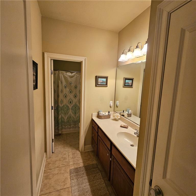 1043 TALLOW TREE Drive