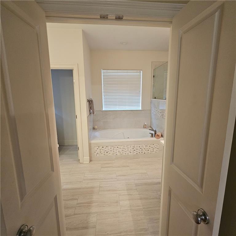 1043 TALLOW TREE Drive