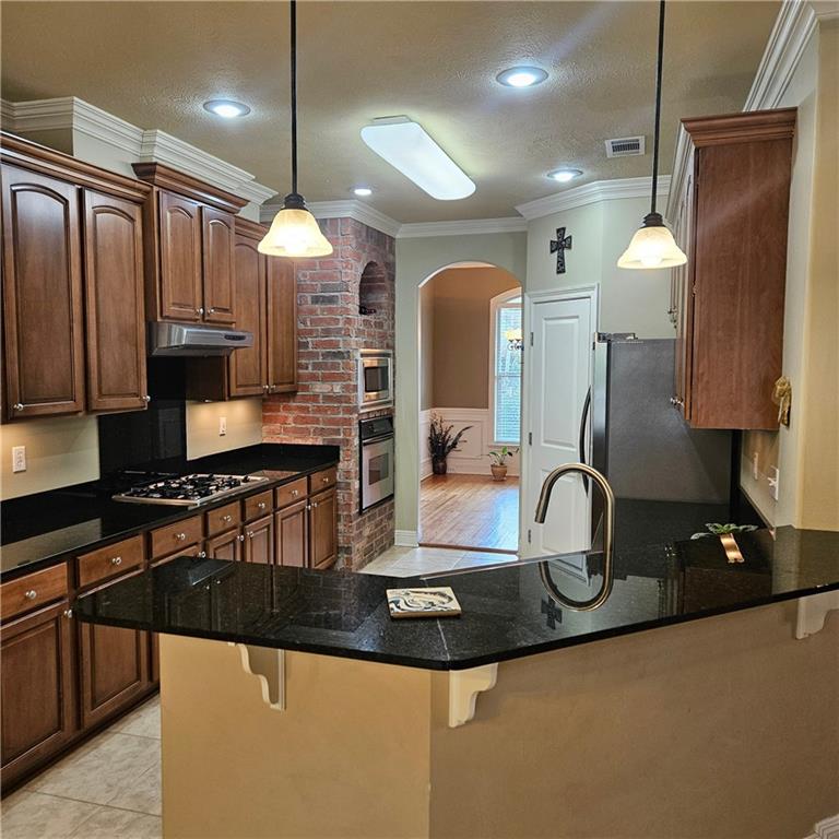 1043 TALLOW TREE Drive