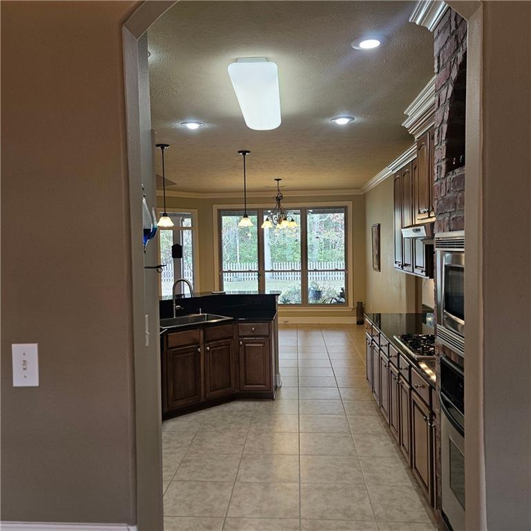 1043 TALLOW TREE Drive