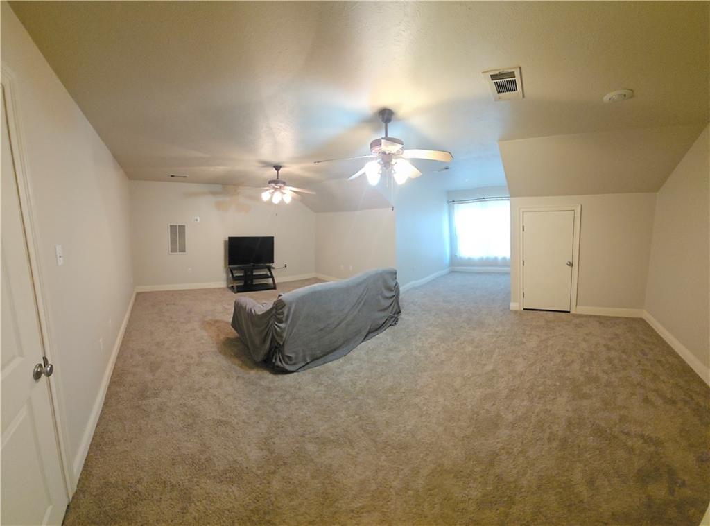 1043 TALLOW TREE Drive