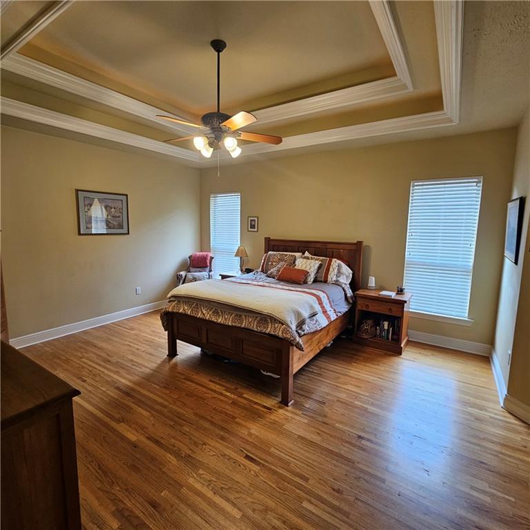 1043 TALLOW TREE Drive