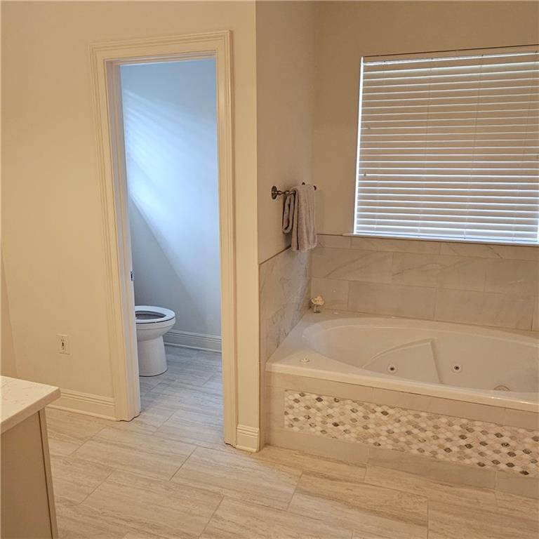 1043 TALLOW TREE Drive