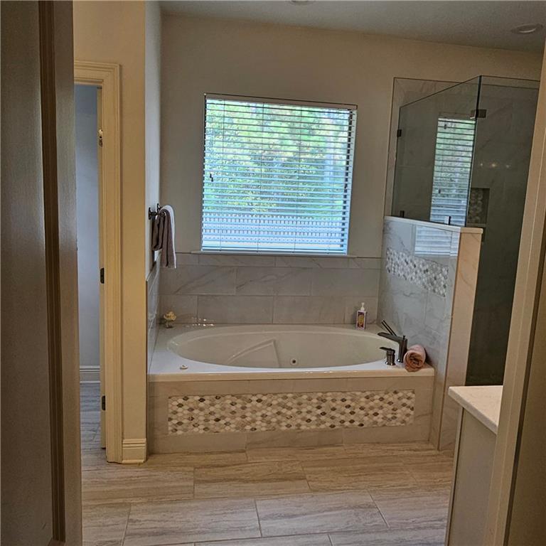 1043 TALLOW TREE Drive