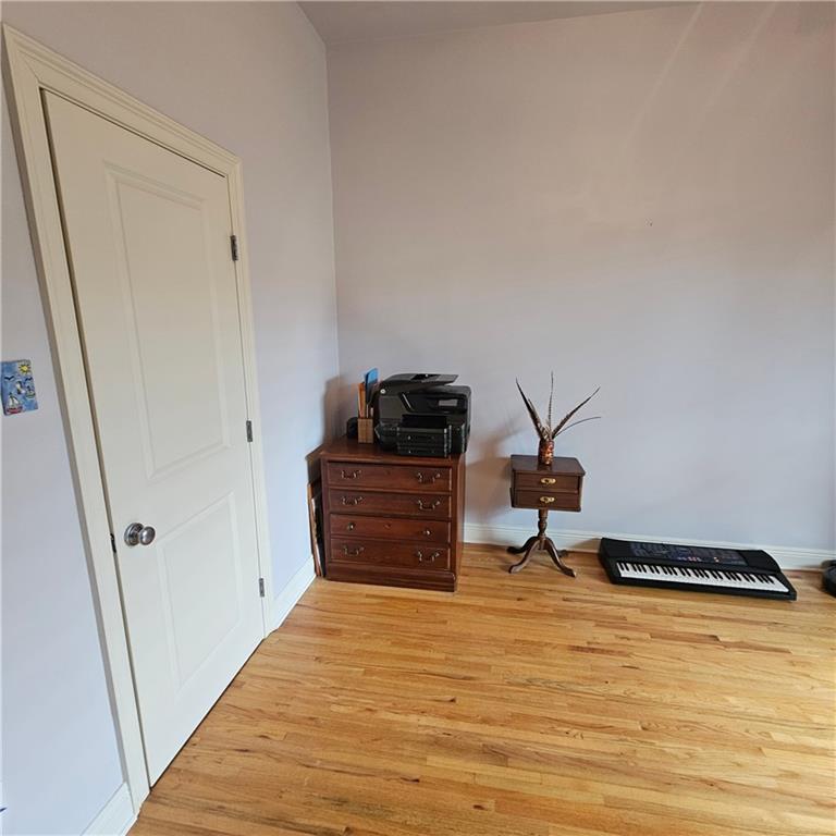 1043 TALLOW TREE Drive