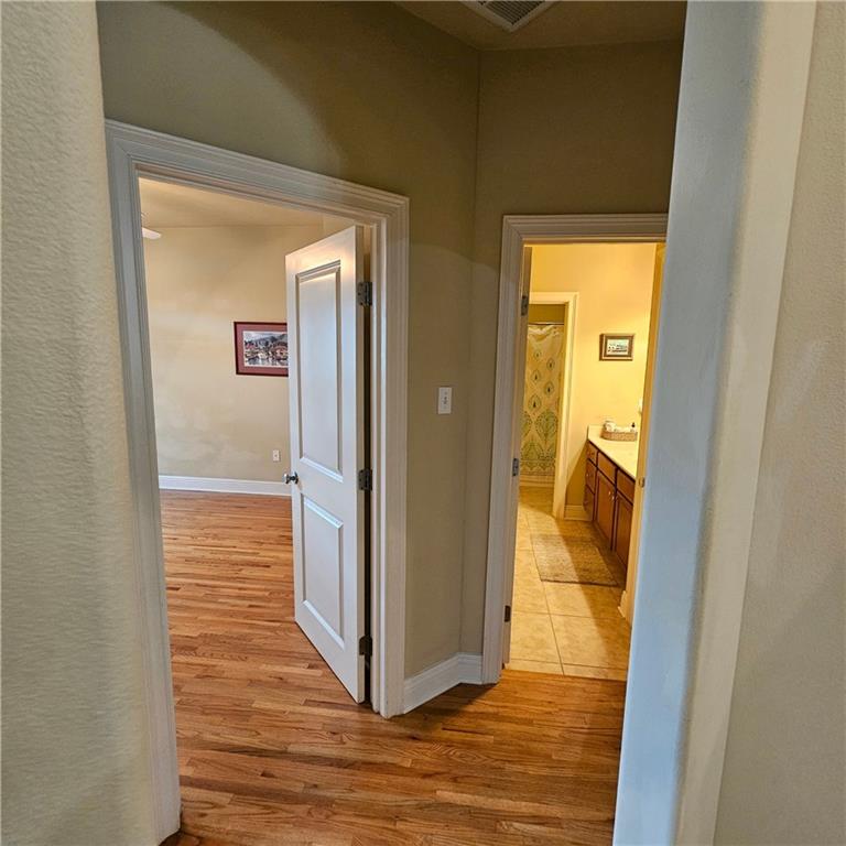 1043 TALLOW TREE Drive