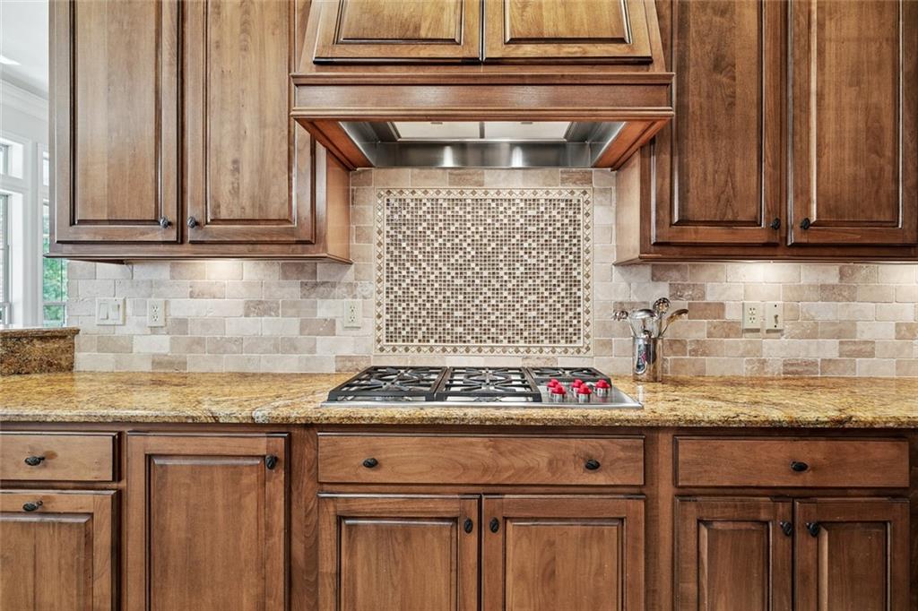 518 NORTHWOODS Drive