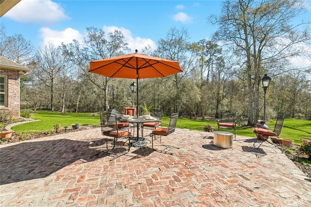 518 NORTHWOODS Drive