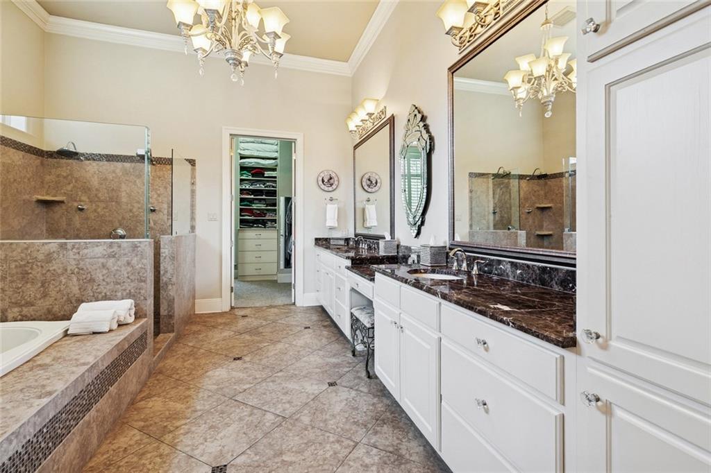 518 NORTHWOODS Drive