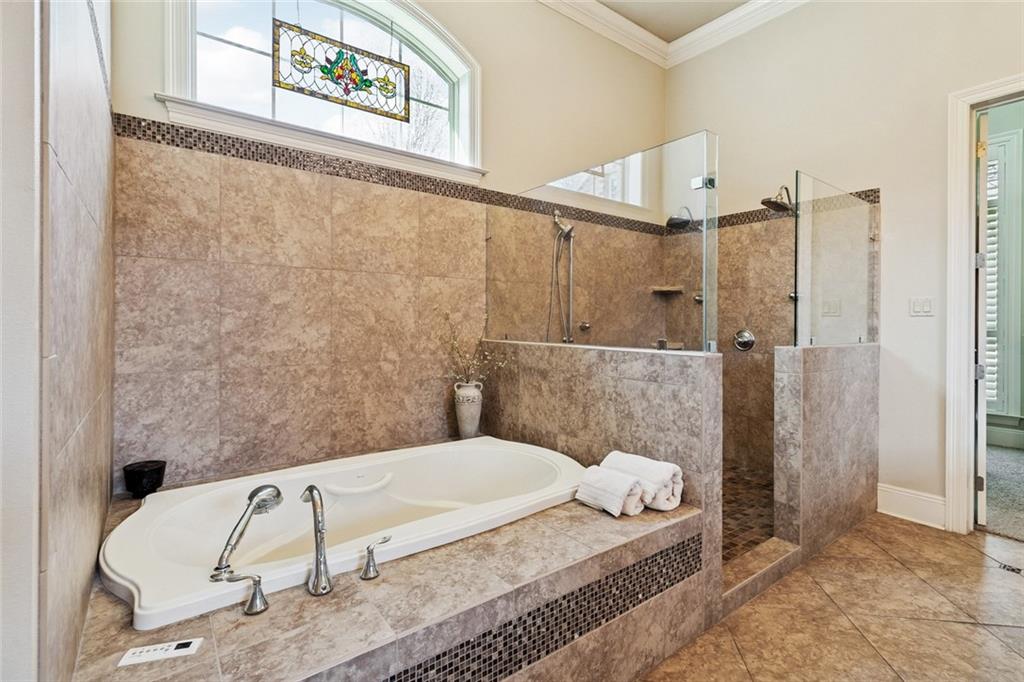 518 NORTHWOODS Drive