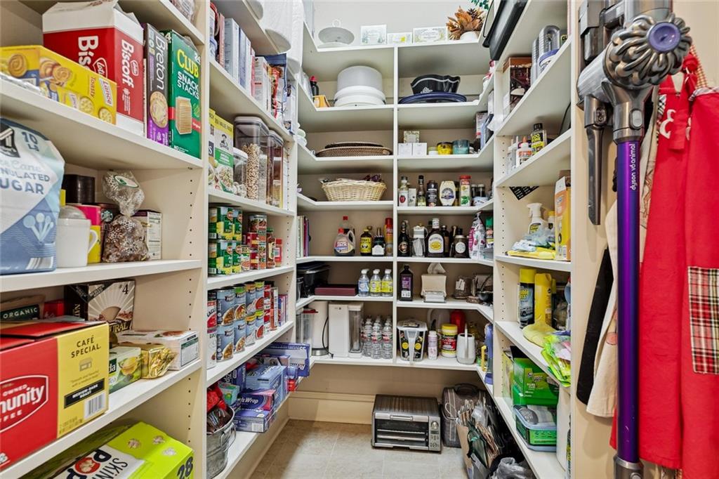 518 NORTHWOODS Drive