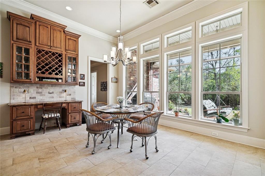 518 NORTHWOODS Drive