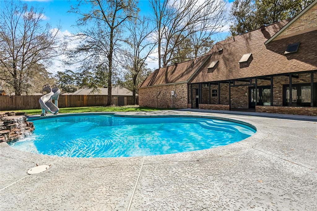 126 CHERRYLAUREL Drive