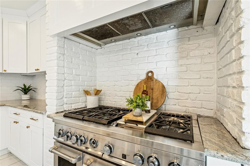 126 CHERRYLAUREL Drive