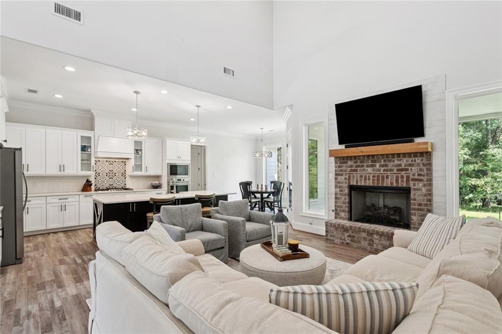 5037 TWIN RIVER Place