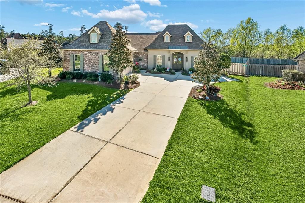 809 GREEN LEAF Circle