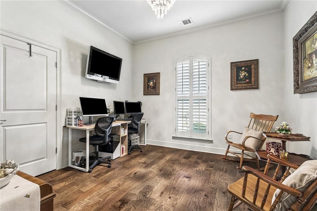 809 GREEN LEAF Circle
