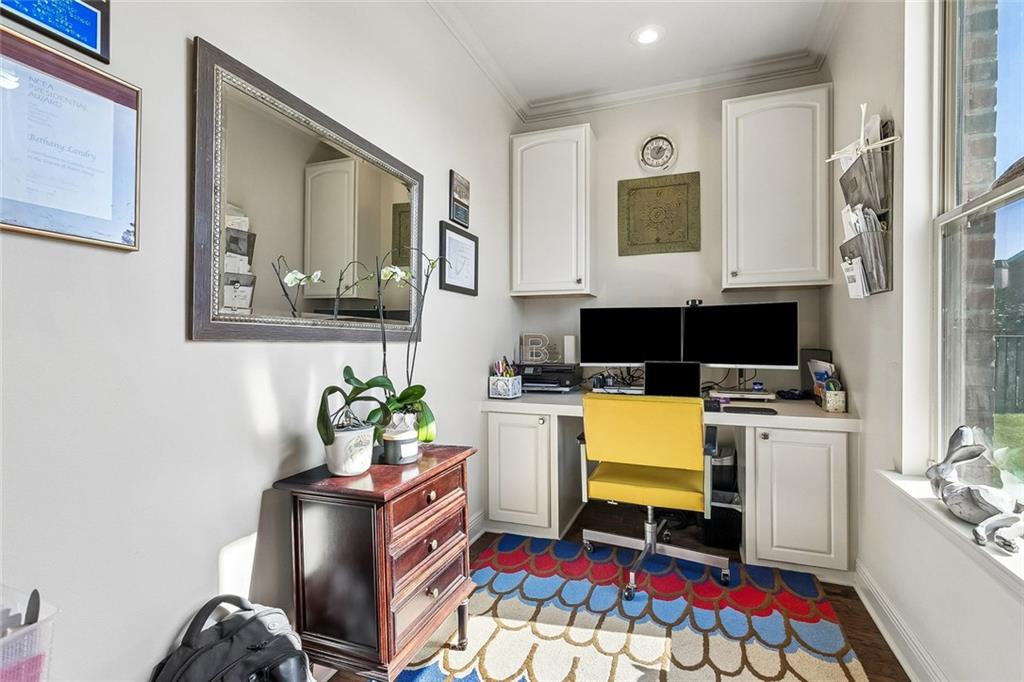 809 GREEN LEAF Circle