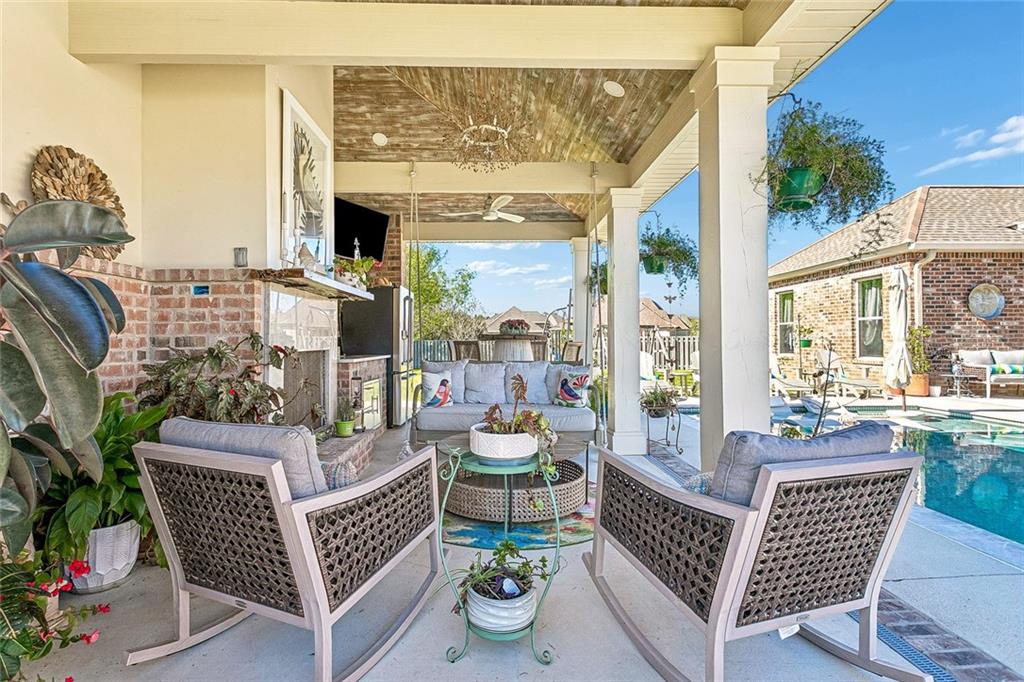 809 GREEN LEAF Circle