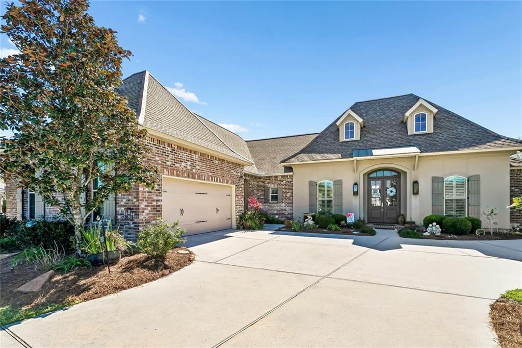 809 GREEN LEAF Circle