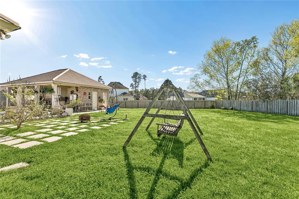 809 GREEN LEAF Circle