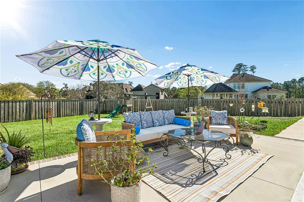 809 GREEN LEAF Circle