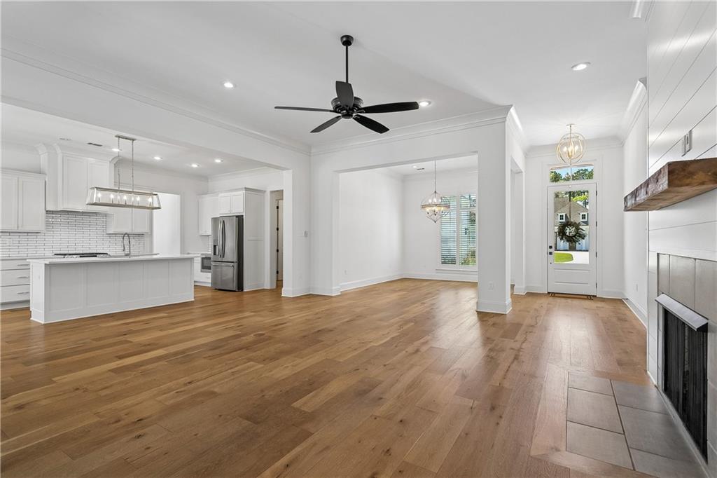 224 CHATEAU PAPILLON Drive