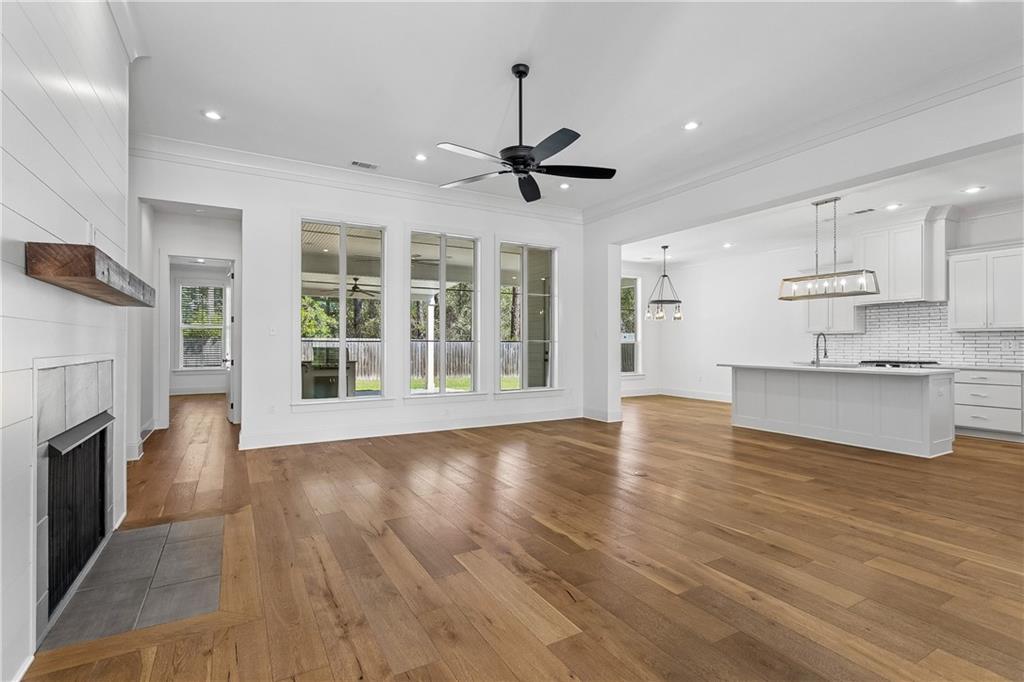 224 CHATEAU PAPILLON Drive