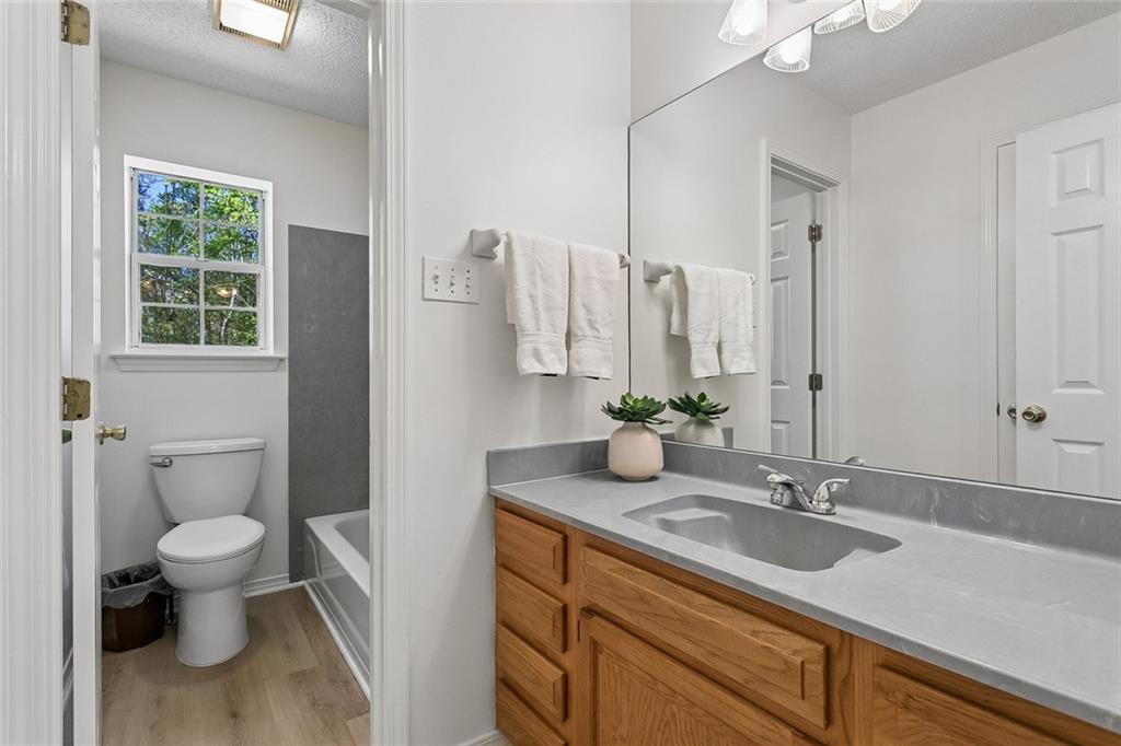 25241 CRABAPPLE Lane