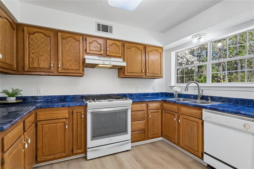 25241 CRABAPPLE Lane