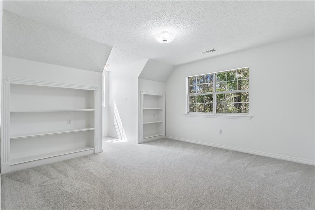 25241 CRABAPPLE Lane