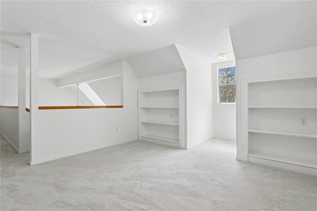 25241 CRABAPPLE Lane