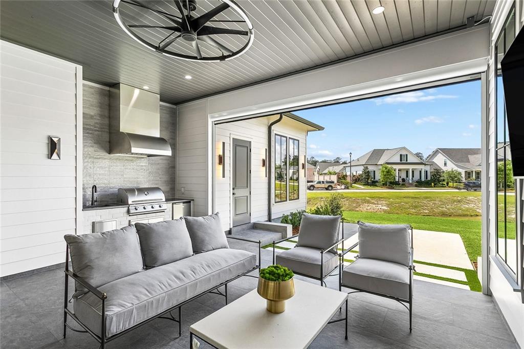 805 CHRETIEN POINT Avenue