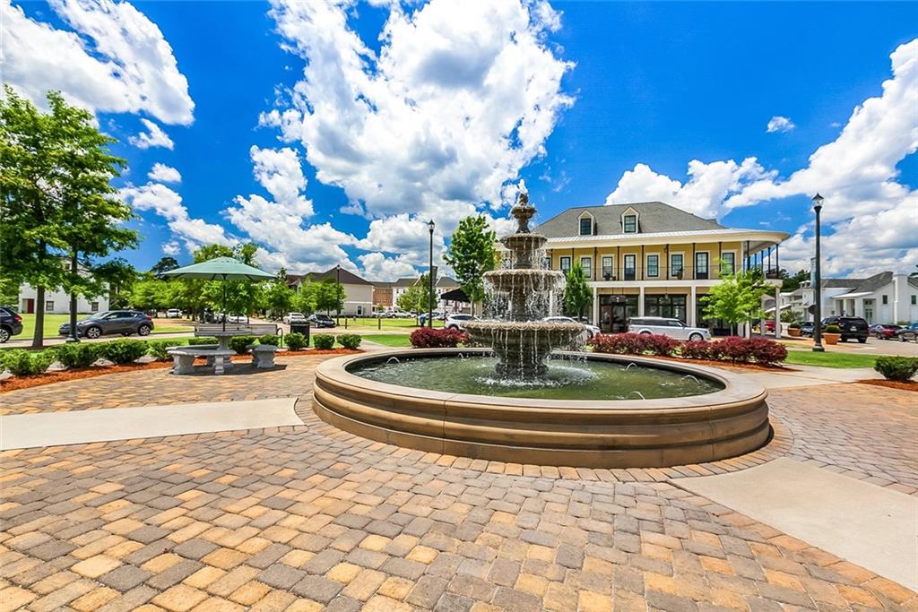 805 CHRETIEN POINT Avenue