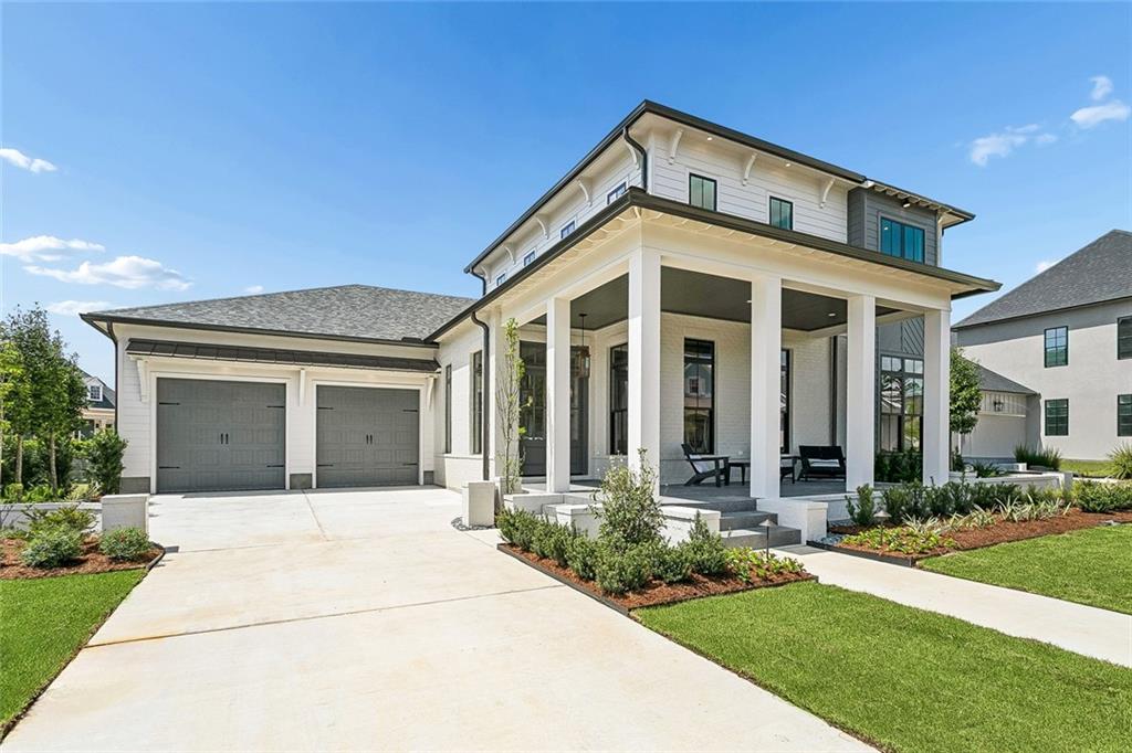 805 CHRETIEN POINT Avenue