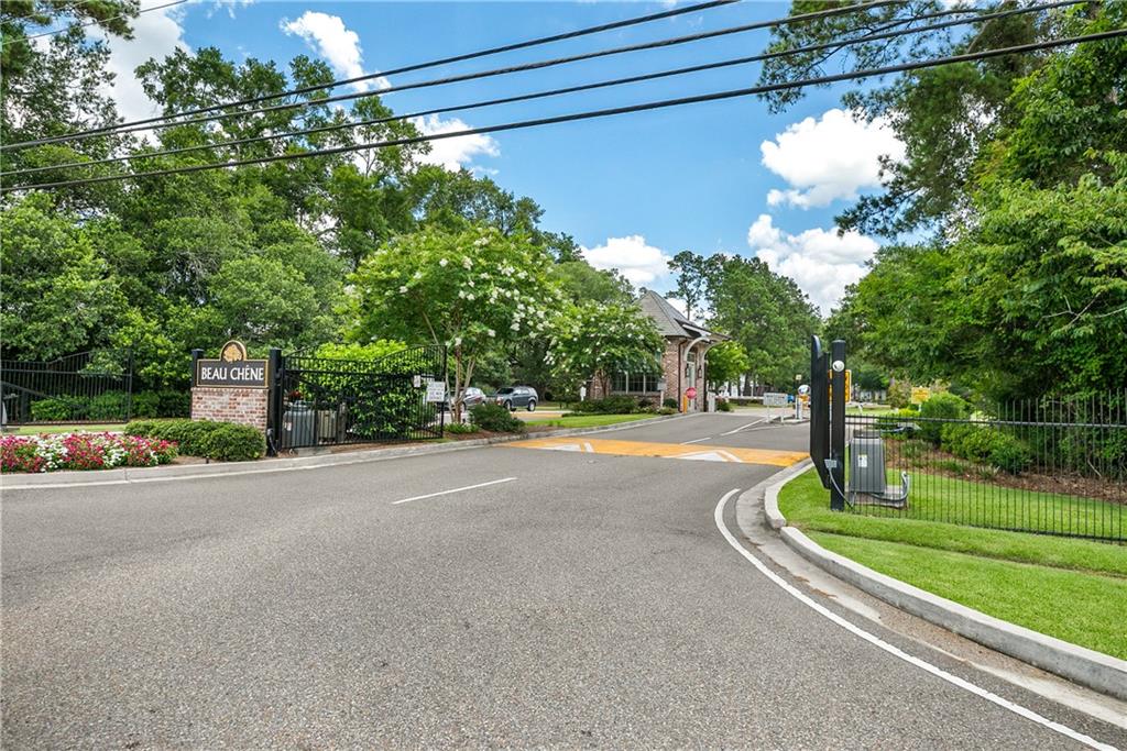 970 MARINA Boulevard